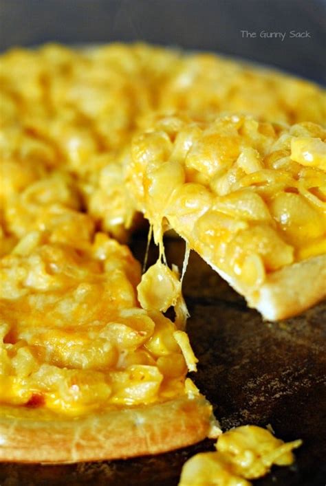 Macaroni and Cheese Pizza Recipe .
